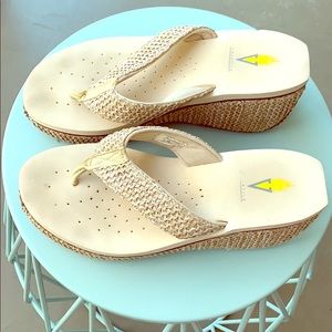 Volatile flip flops